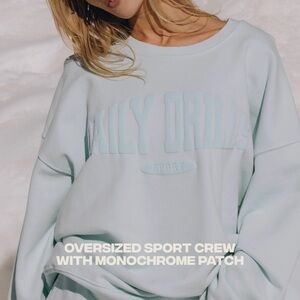 Daily Drills Women's Sport Crew Sweater and Shorts - Lake Day